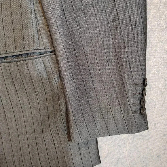 Bellissimo Men's Gray Pin Stripe Suit Coat in Size 38R 31W - Picture 7 of 11